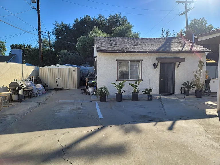 12877 1/2 Glenoaks Blvd #A — Photo 14