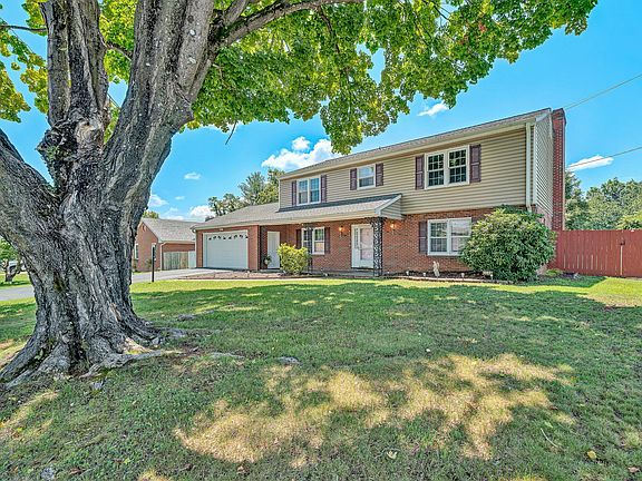 3rd image of 5240 Luwana Dr