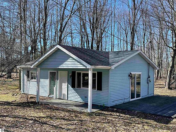 3rd image of 7952 Ojibwa Dr