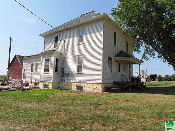 2nd image of 19537 Hickory Ave