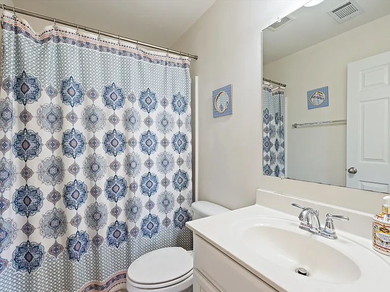 636 Wolfeboro Ln — Photo 37