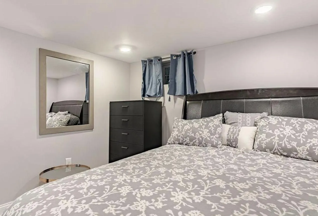 2 bed, 1.0 bath, 1200 sqft, $2,447 — Photo 1