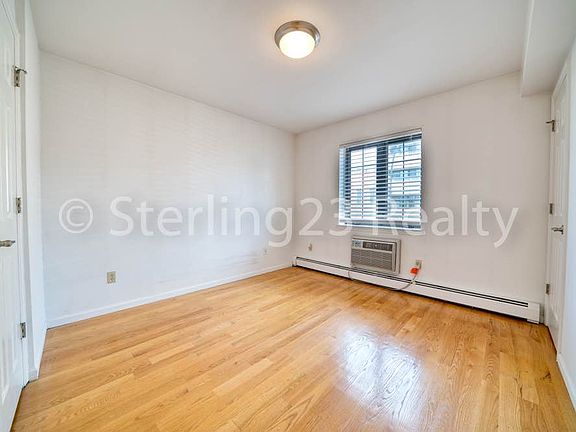 4th image of 22-14 Astoria Blvd Unit 4E