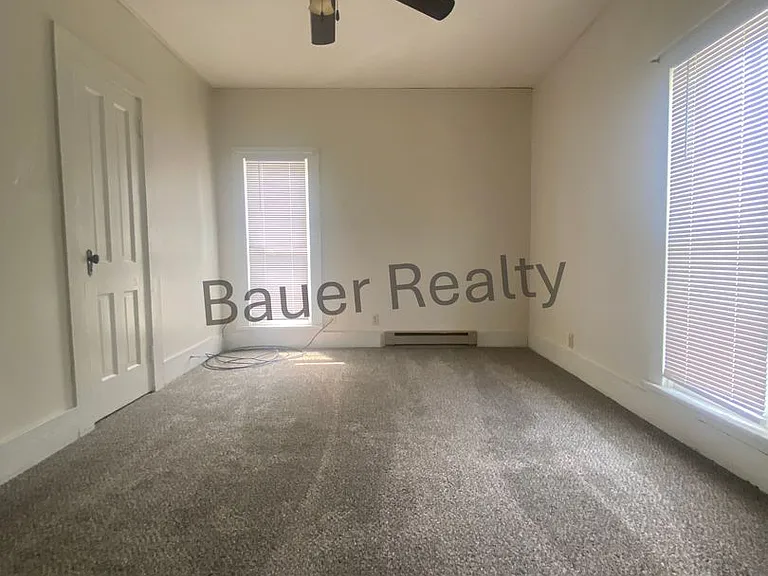 1319 Cottage St — Photo 8