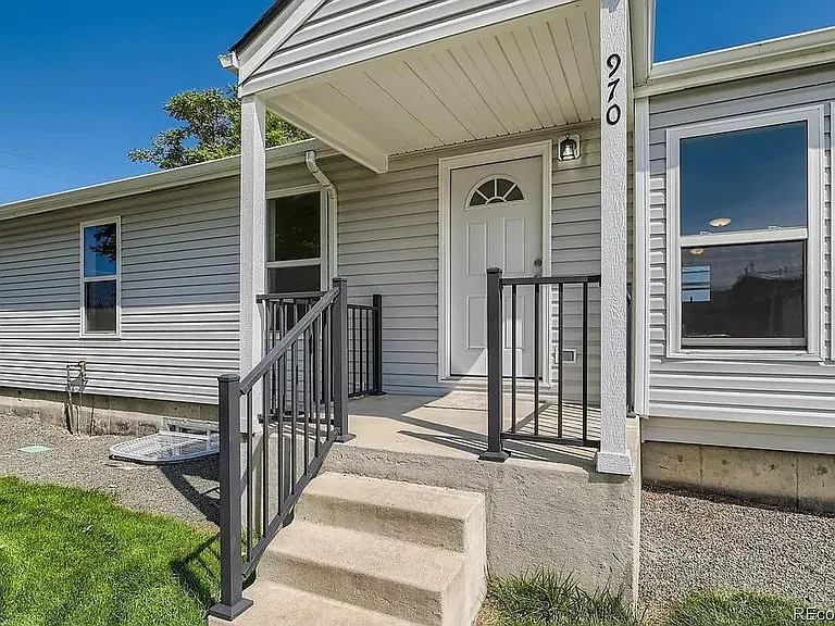 970 Moss St — Photo 4