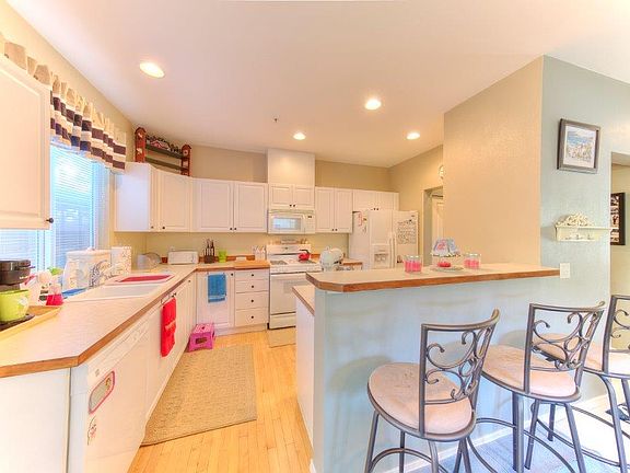 5th image of 22807 43rd Ave S #12-1