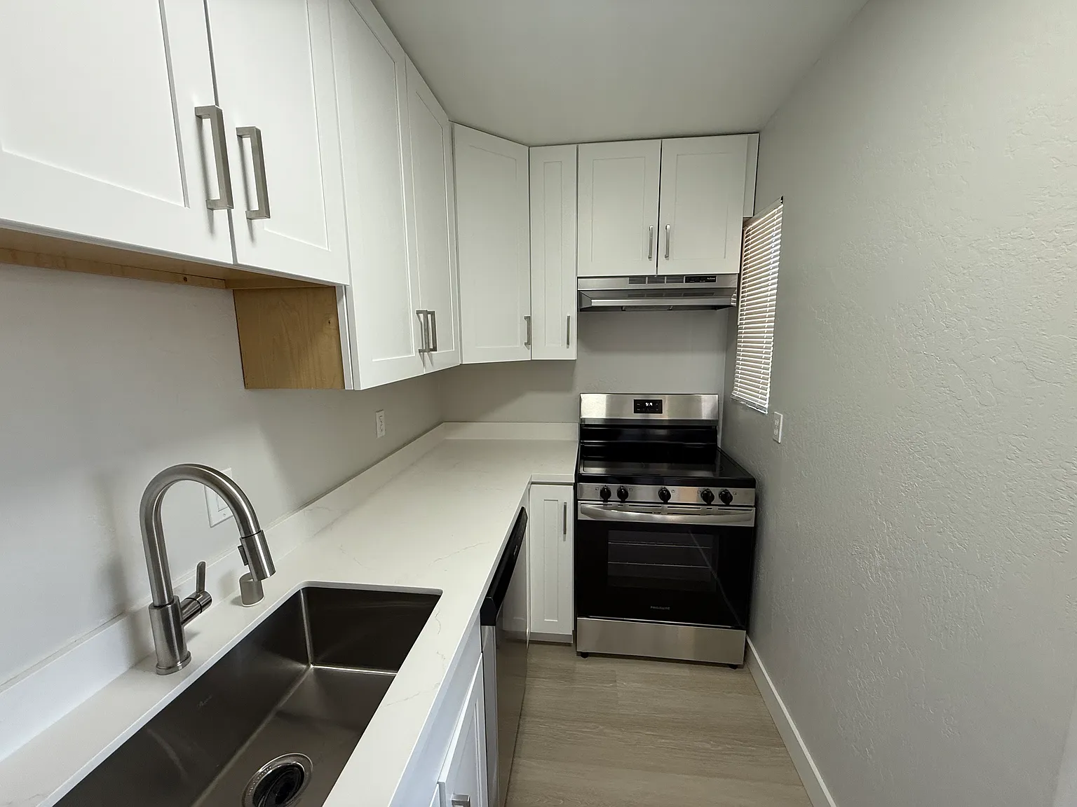2 bed, 865 sqft, $2,650 — Photo 3