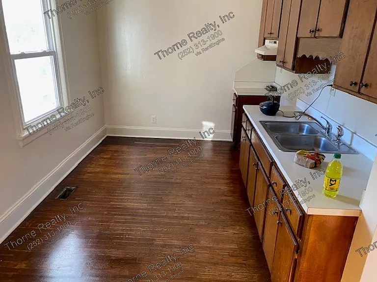 1201 Tarboro St — Photo 5