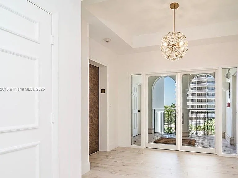 3500 Island Blvd #DPH01 — Photo 2