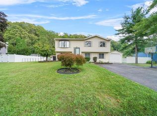 22 Capital Dr, Washingtonville, NY