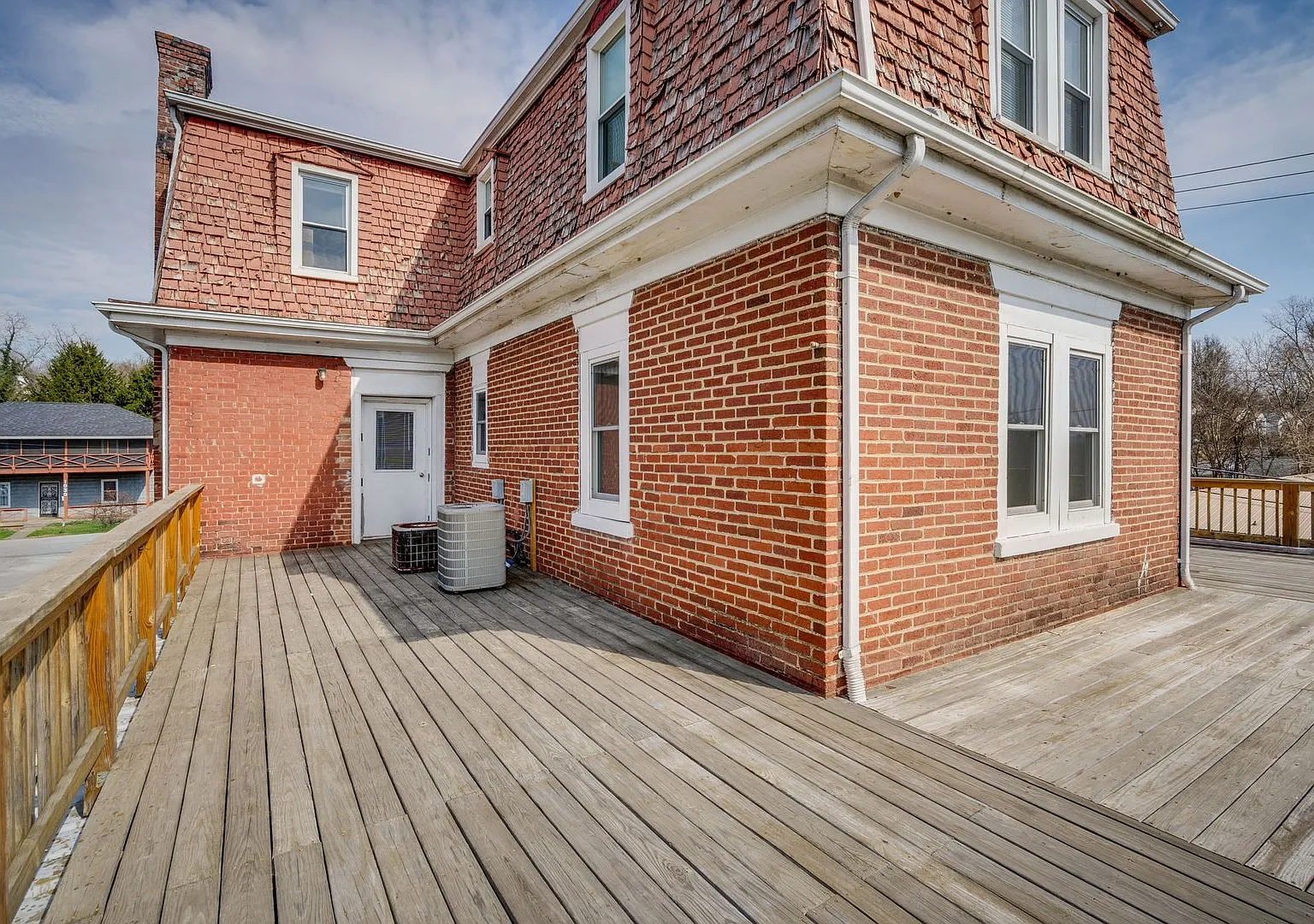 Boatyard Apartments — Photo 3