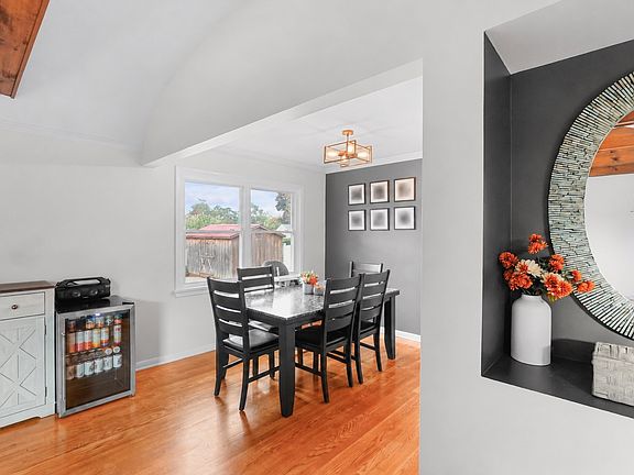 5th image of 2730 W 31st St