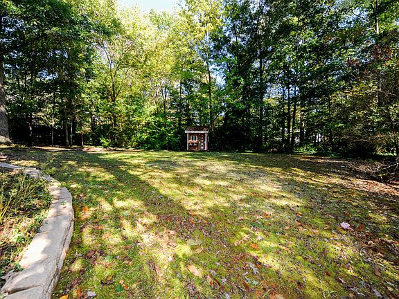2nd image of 1414 Dunbarton Dr
