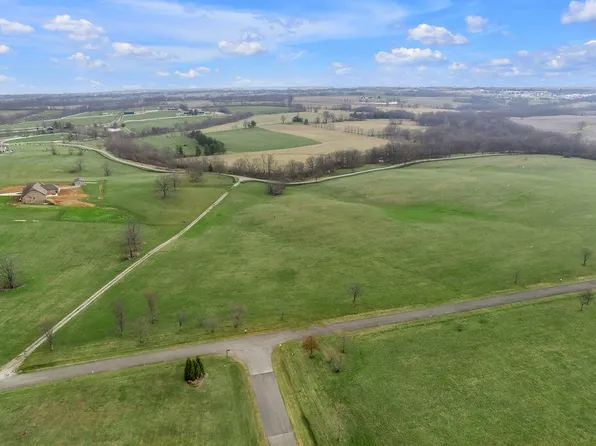 2248 Garner Ln, Lexington, KY 40516
