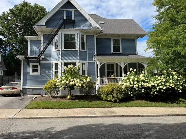 80 Elmgrove Ave #3, Providence, RI 02906