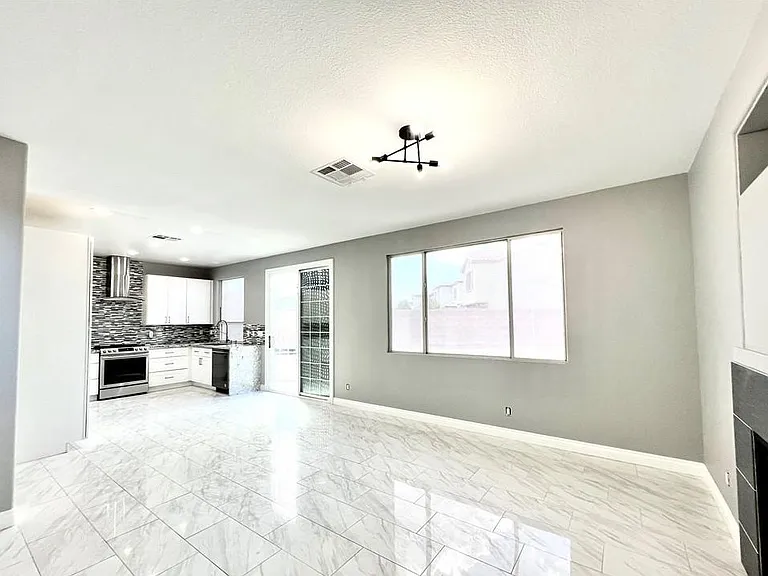 5541 Crestlock Dr — Photo 7