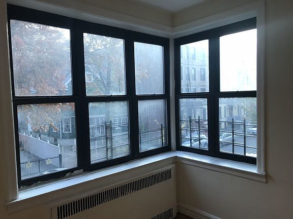 3rd image of 45 Hawthorne St APT 3C