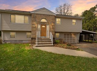 334 Pine St, Pompton Lakes Boro, NJ 07442