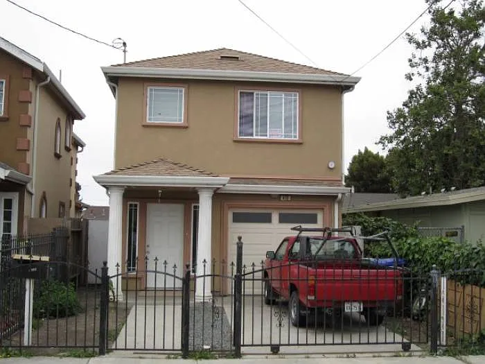 412 Market Ave photo 1