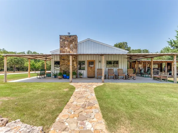 930 Curry Rd, Sunset, TX 76270