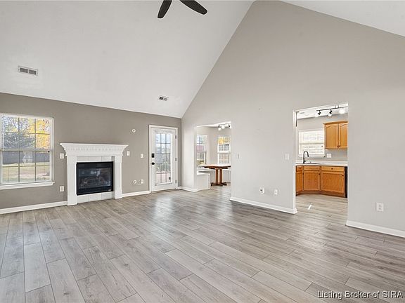 4th image of 4139 Lakeside Drive