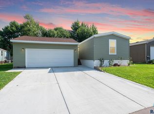 6304 W Sandalwood Pl, Sioux Falls, SD 57107