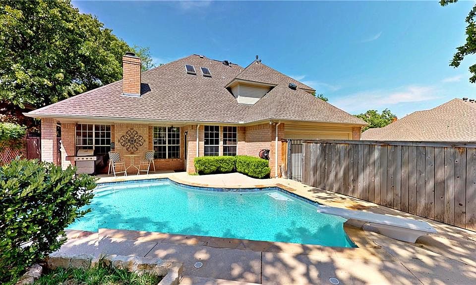 2nd image of 1516 Gatewood Dr