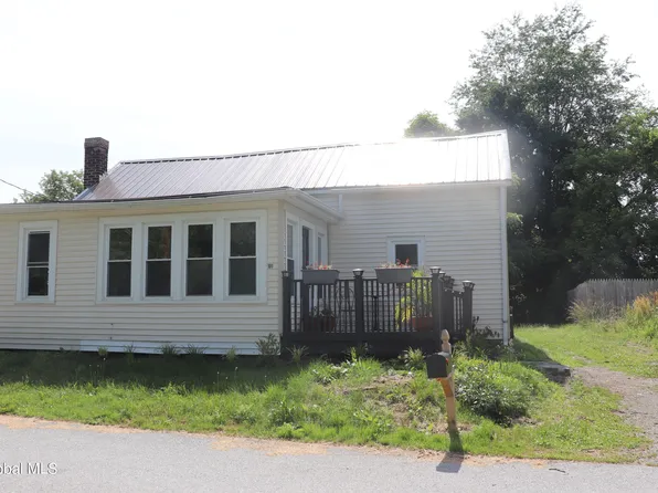 101 Railroad Avenue, Hoosick Falls, NY 12090