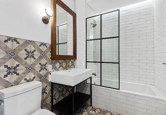 5th image of 23 Menahan St #3E