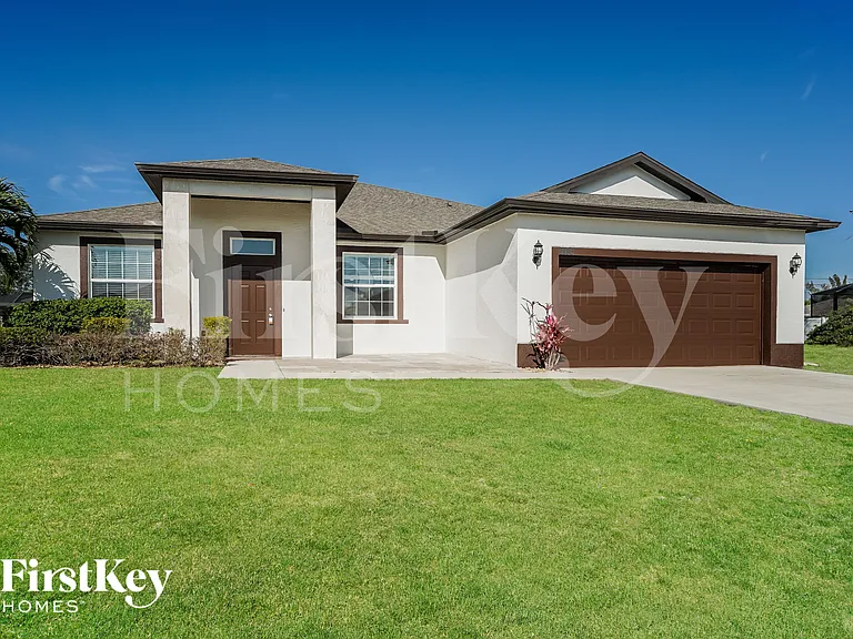 4116 SW 16th Pl — Photo 1
