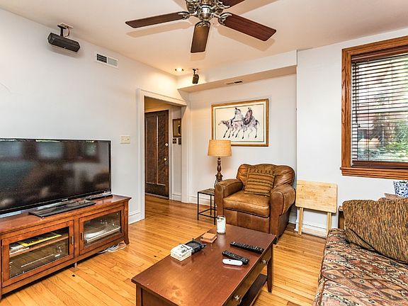 4th image of 3522 N Bell Ave #B