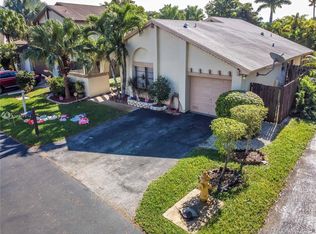 5423 SW 152nd Place Cir, Miami, FL 33185
