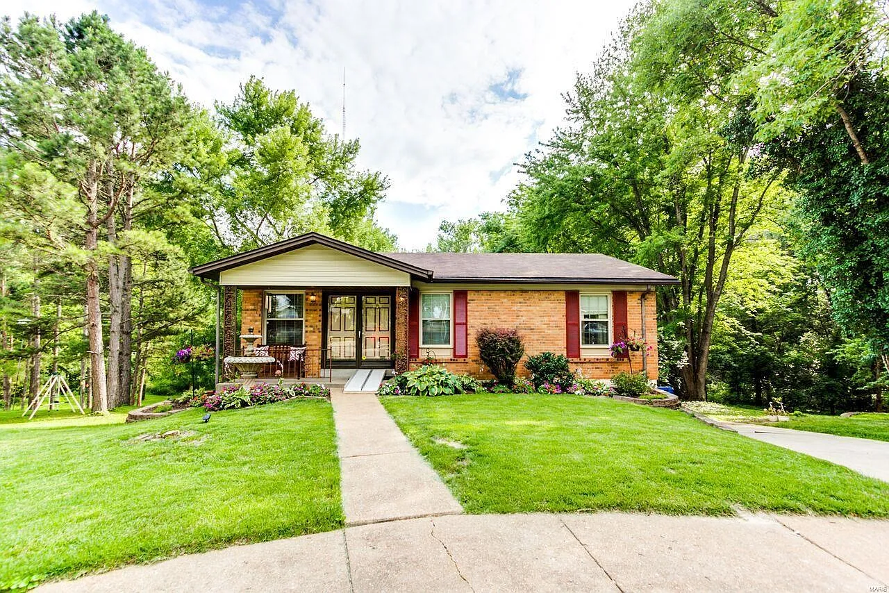 1297 Tracy Ln photo 1
