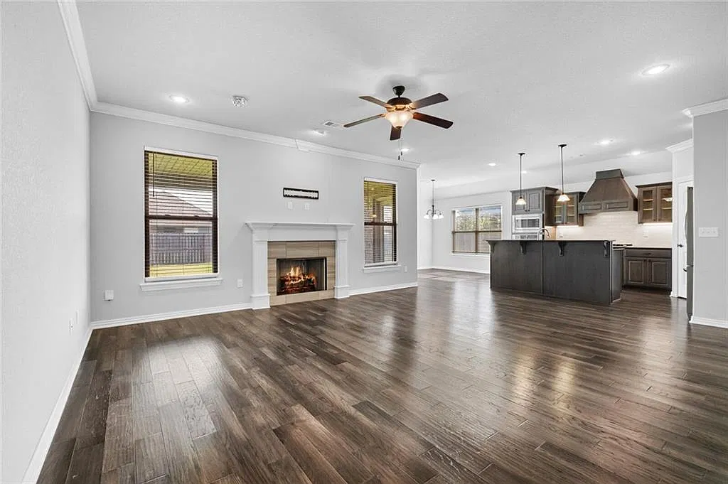 3 bed, 1731 sqft, $2,150 — Photo 4