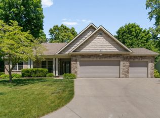 55300 Falling Water Dr, Elkhart, IN 46514