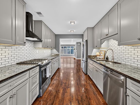 5th image of 5124 Sanderlin Ave #5124