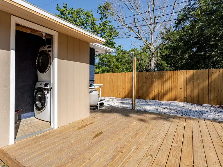 1683 Pine St — Photo 8