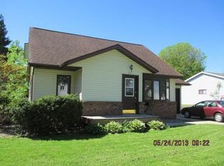 623 Hamilton St, Columbus, WI 53925