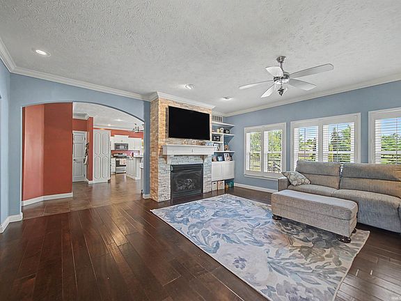 5th image of 4389 W Brescher Dr