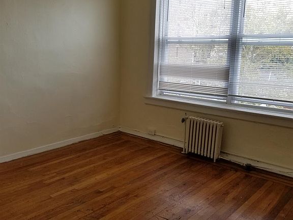 4th image of 9 Gifford Ave #2C