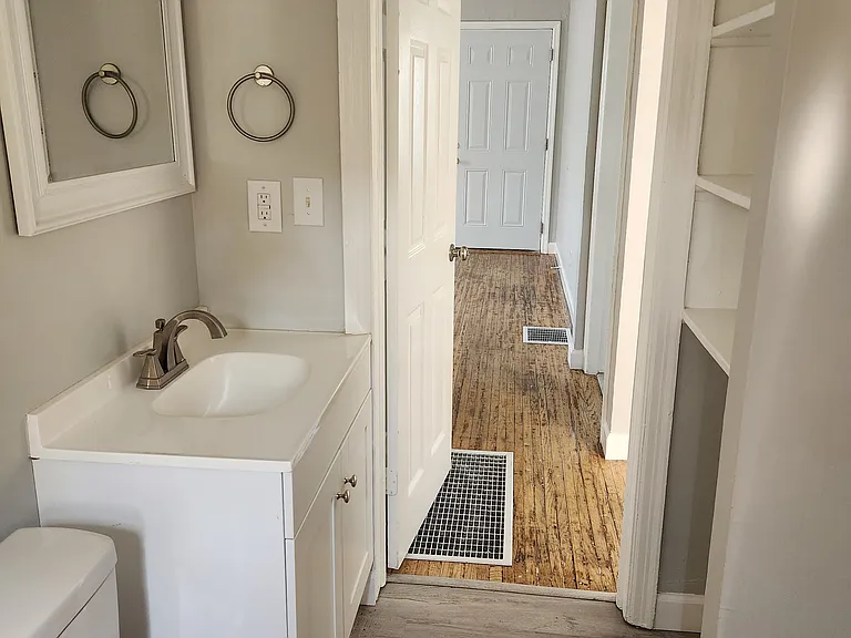 2524 McGuffey Rd — Photo 8