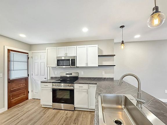 4th image of 2610 63rd St