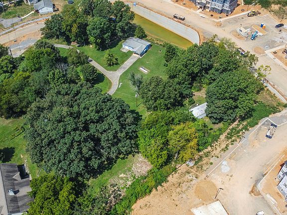 4th image of 11117 Woody Dr