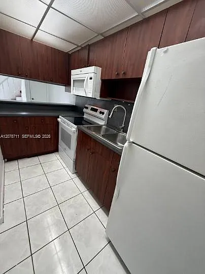 Bellavista Gardens Condo — Photo 4