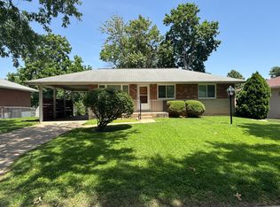 4609 Kramer Dr, Saint Louis, MO 63123