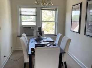 1318 W Touhy Ave #3E, Park Ridge, IL 60068