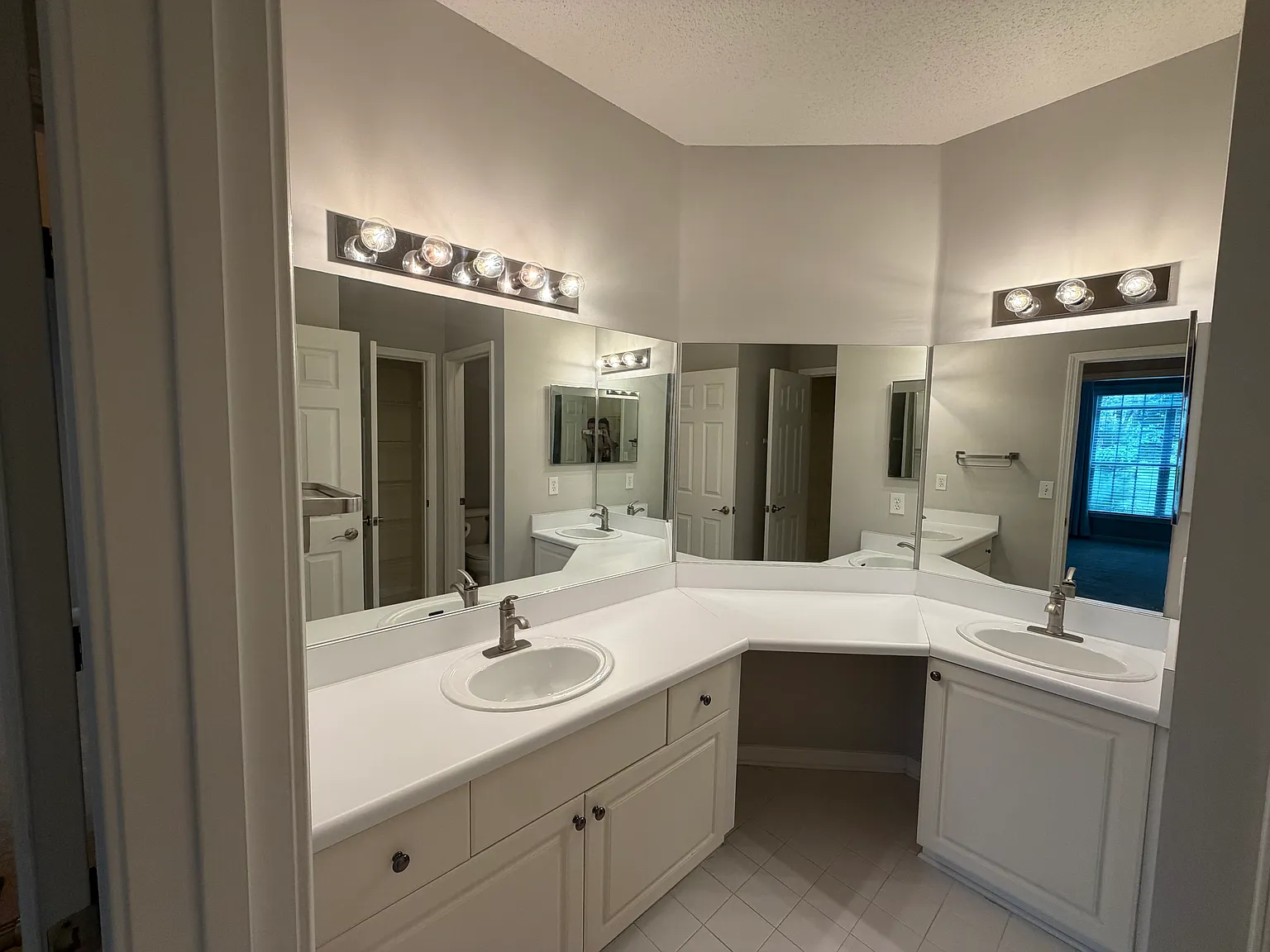 2 bed, 2.5 bath, 1510 sqft, $2,300 — Photo 1