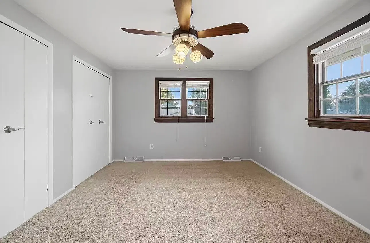 4 bed, 2321 sqft, $2,350 — Photo 4