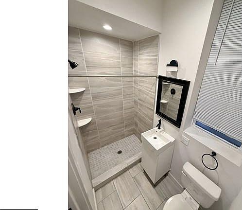 2nd image of 606 N 43rd St