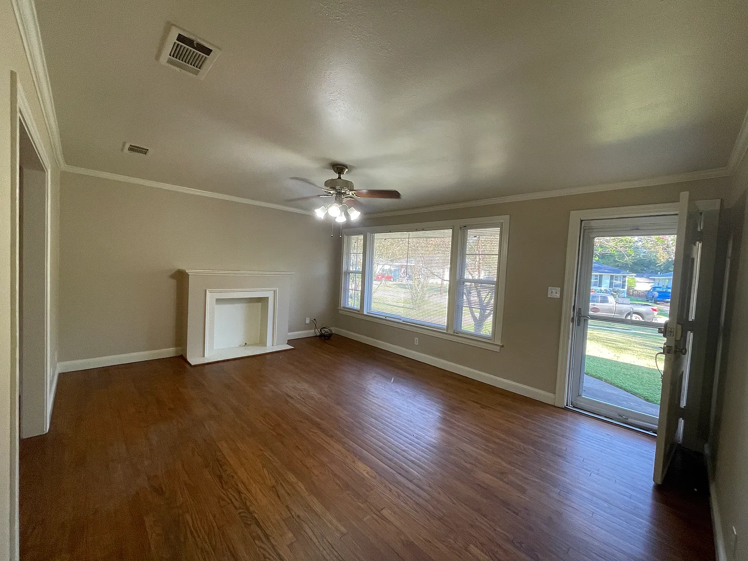 367 Leo Avenue — Photo 4